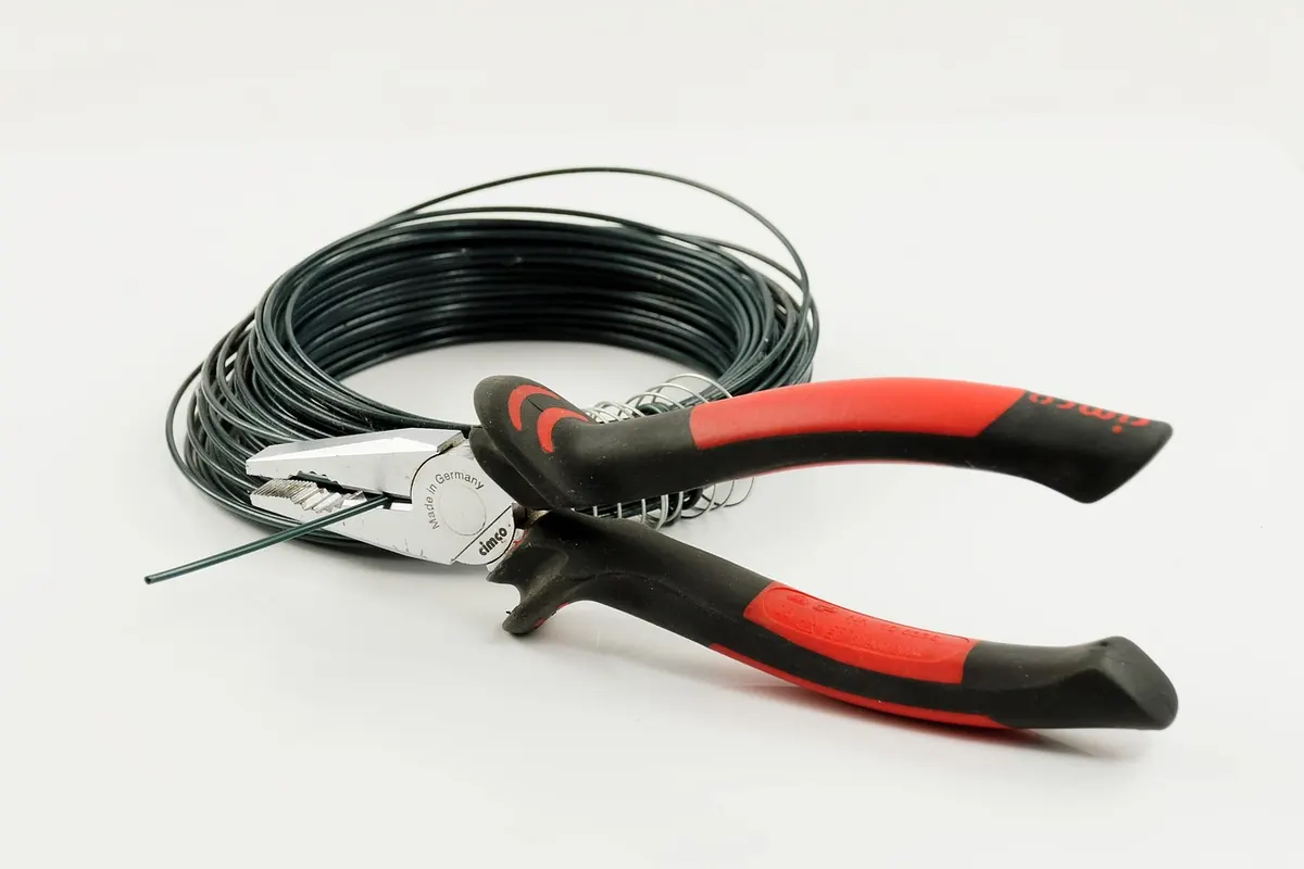 Sterling Silver vs Copper vs Brass: Choosing Wire for Handcrafted Jewellery
